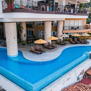 Pinnacle 180 Apartment